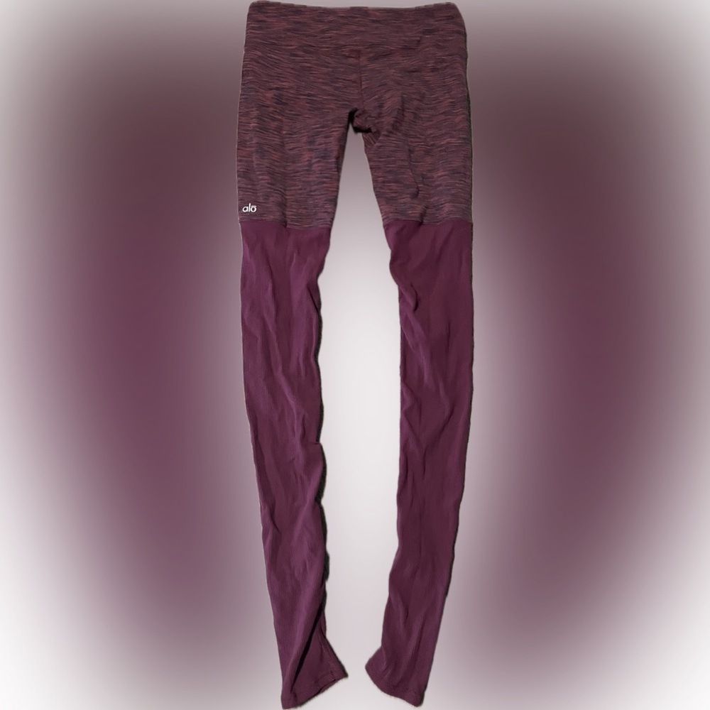 Alo Yoga Goddess leggings, med, Space Dye Burgundy Red Mixed Media - Picture 9 of 11